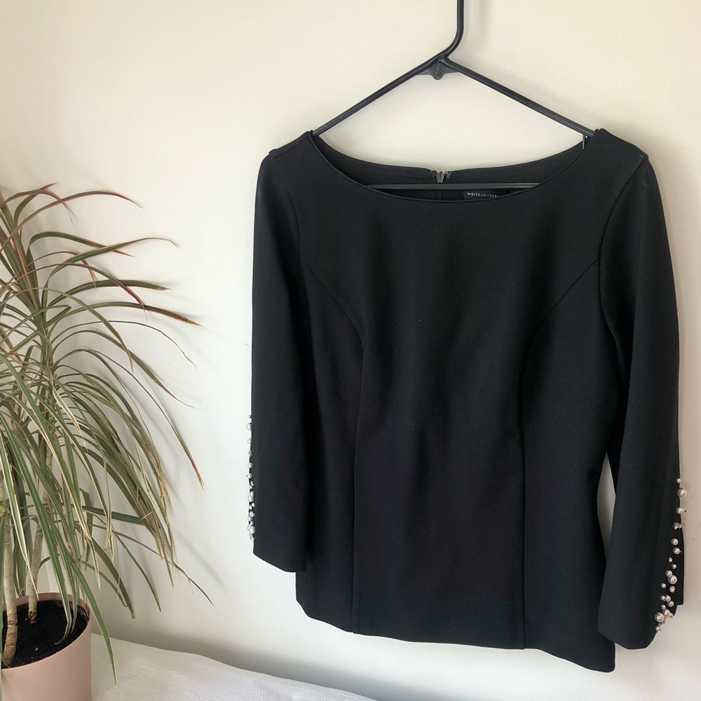 🌿 White House Black Market top